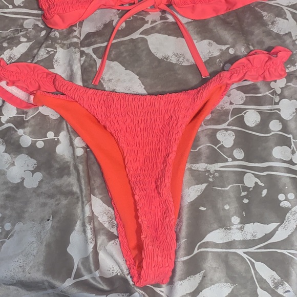 Fashion Nova coral bikini - Picture 3 of 3